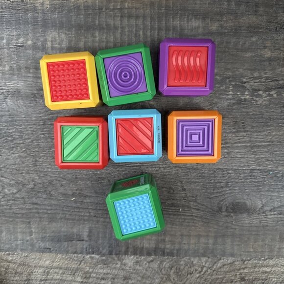 Fisher Price 7 Laugh & Learn First Words Sensory Play Blocks Baby Toy - Picture 6 of 6